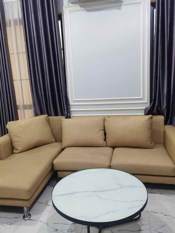 disewakan rumah lavon 2 montana 4 1 kt unfurnished