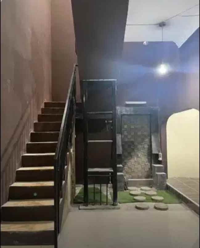 disewakan rumah pucang anom