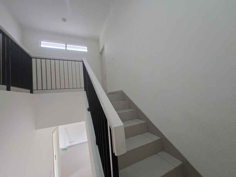 disewakan rumah suvarna sutera cluster