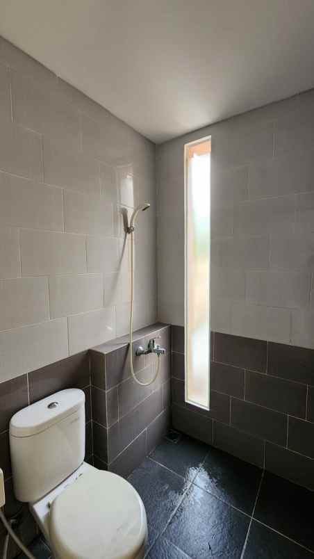 disewakan rumah suvarna sutera cluster