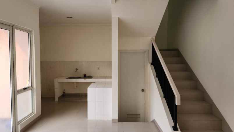 disewakan rumah suvarna sutera cluster