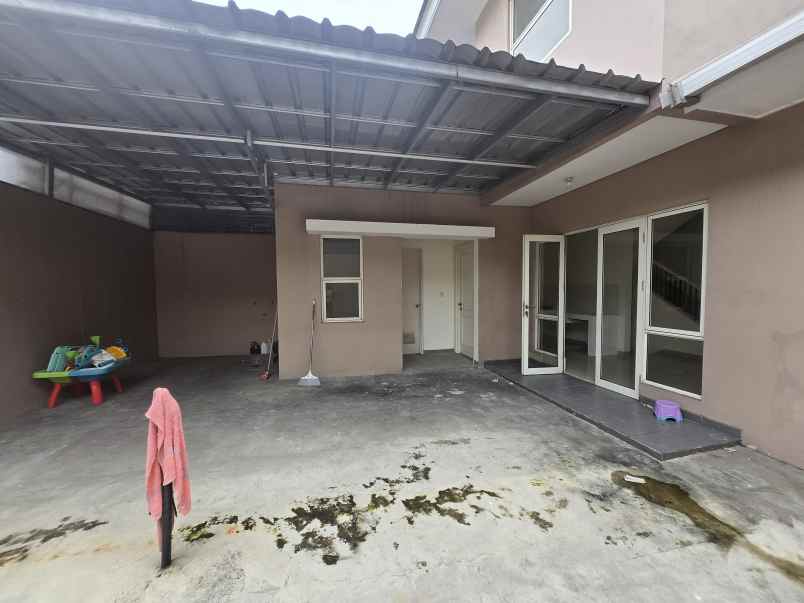 disewakan rumah suvarna sutera cluster