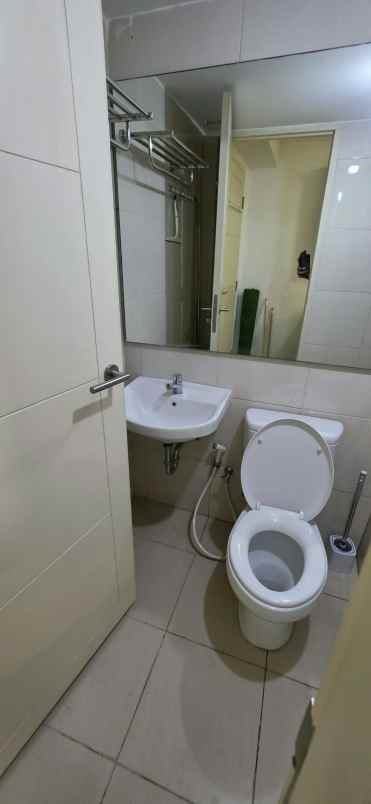 disewakan unit studio tanglin pakuwon mall