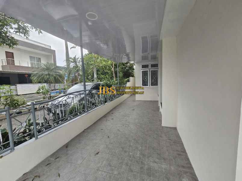 disewakan villa komplek cemara hijau jalan