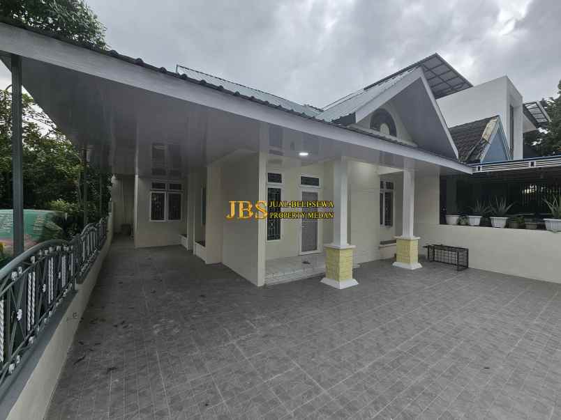 disewakan villa komplek cemara hijau jalan