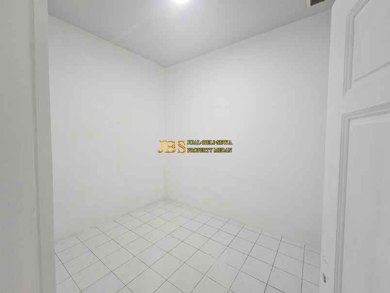 disewakan villa komplek cemara hijau jalan