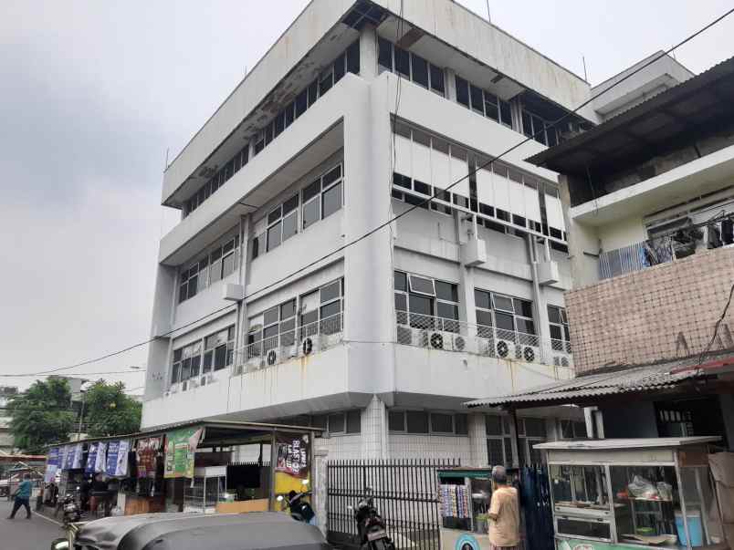 gedung komersial 4 lantai di rawa bunga jatinegara