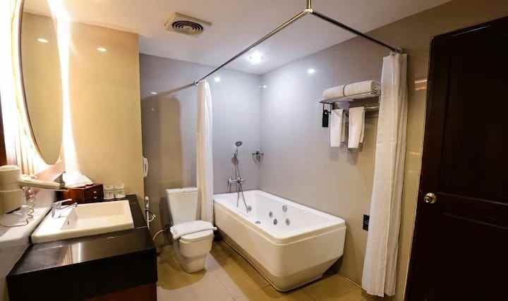 hotel mewah bintang 4 dan mall terbesar di yogyakarta