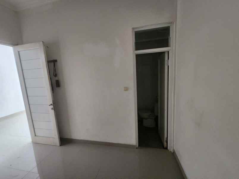 jual cepat 100 terawat rumah tanah luas