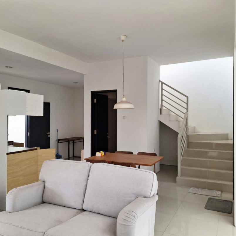 jual de casa residence lakarsantri surabaya rumah baru