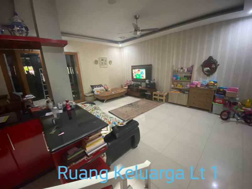 jual rumah 3 lantai di jelambar