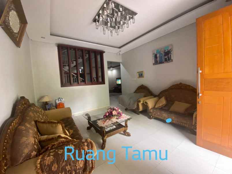 jual rumah 3 lantai di jelambar