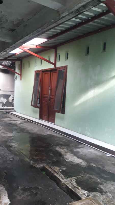 jual rumah dg 7 kamar