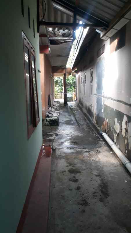 jual rumah dg 7 kamar