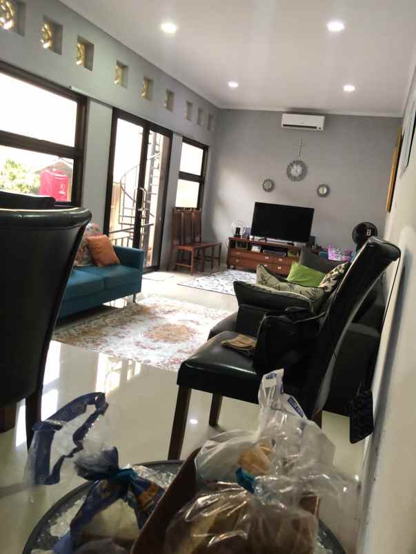 jual rumah mewah fullfurnish kav dki meruya jak bar