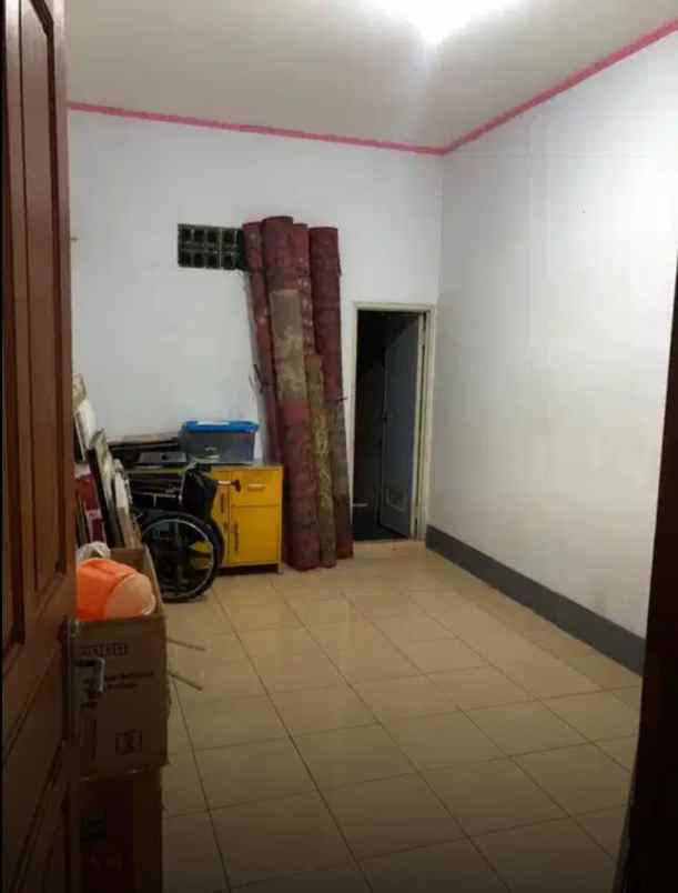 jual rumah pinggir jalan dengan roof top di lubang