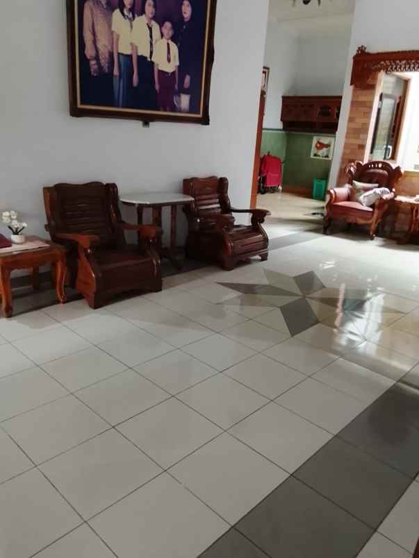 jual rumah pinggir jalan dengan roof top di lubang