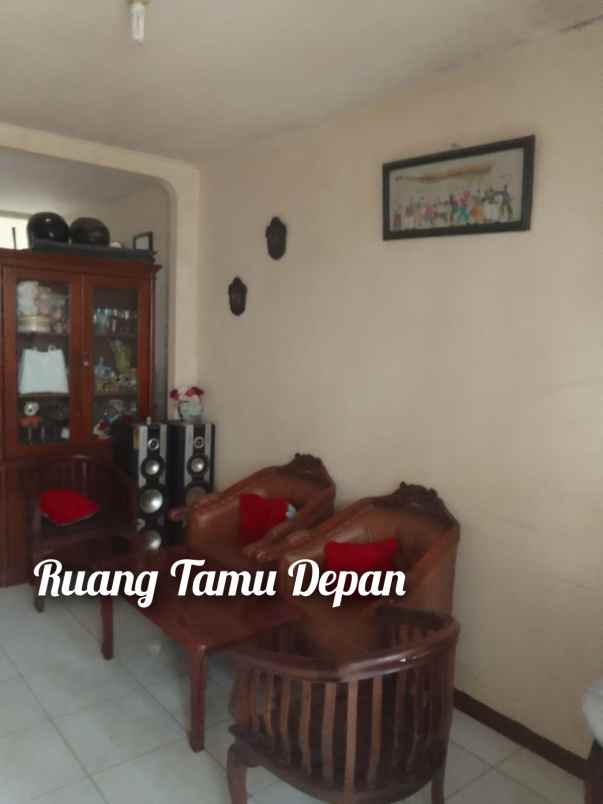 jual rumah second 2 lantai