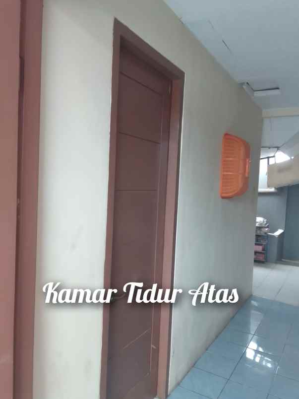 jual rumah second 2 lantai