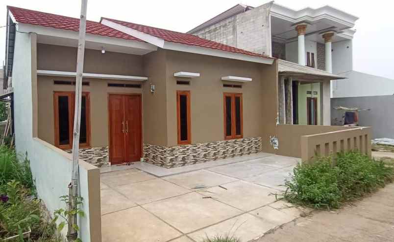 jual rumah second masuk mobil