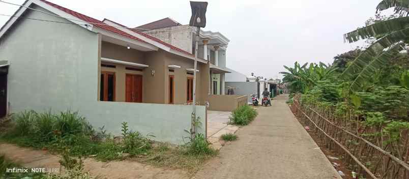 jual rumah second masuk mobil