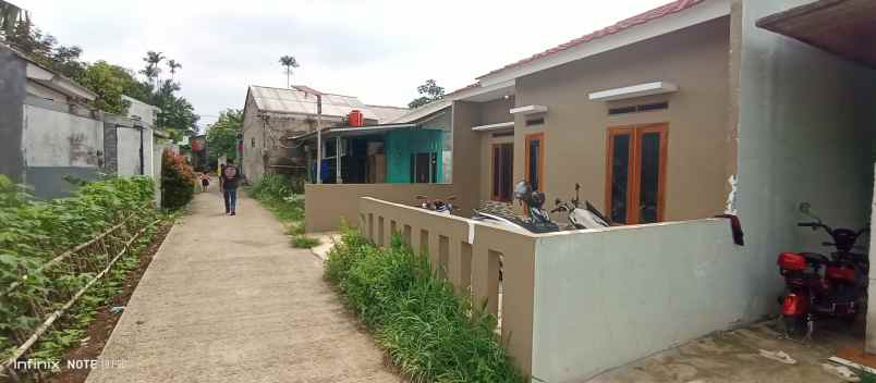 jual rumah second masuk mobil