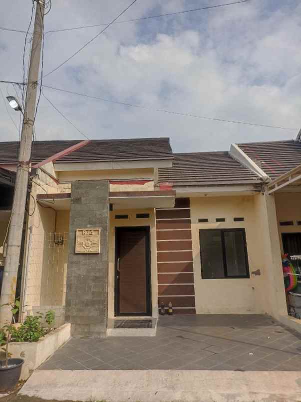 over kredit 80jt rumah siap huni di jatiwarna bekasi