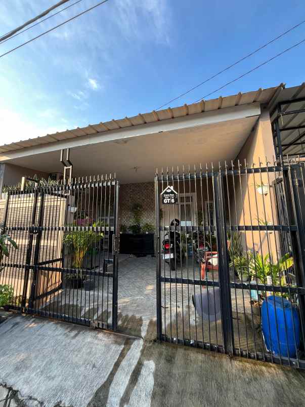 over kredit murah rumah bagus terawat di tangerang