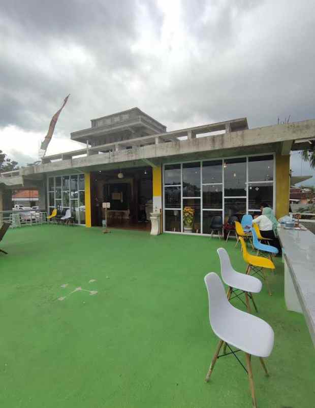 restoran mewah 1300m view gunung lawu karanganyar