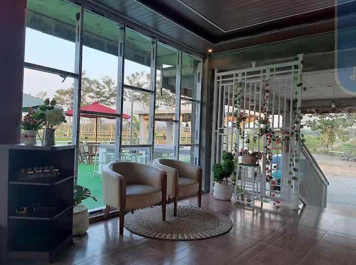 restoran mewah 1300m view gunung lawu karanganyar