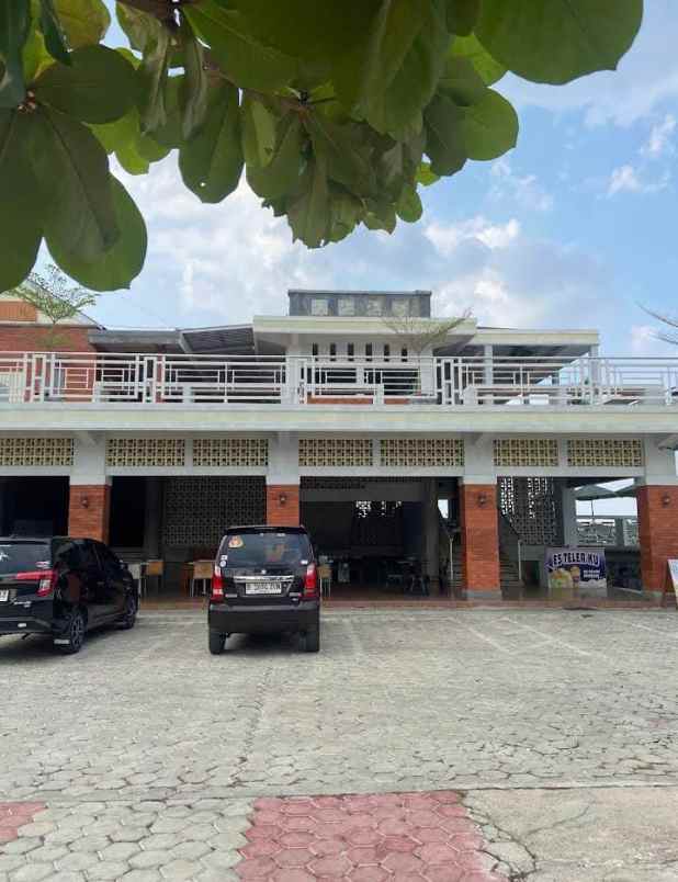 restoran mewah 1300m view gunung lawu karanganyar