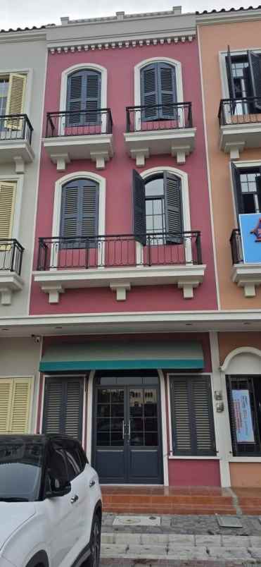 ruko premium 3 lantai osaka pik 2 siap buat usaha