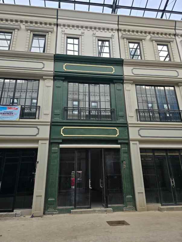 ruko premium 3 lantai osaka pik 2 siap buat usaha