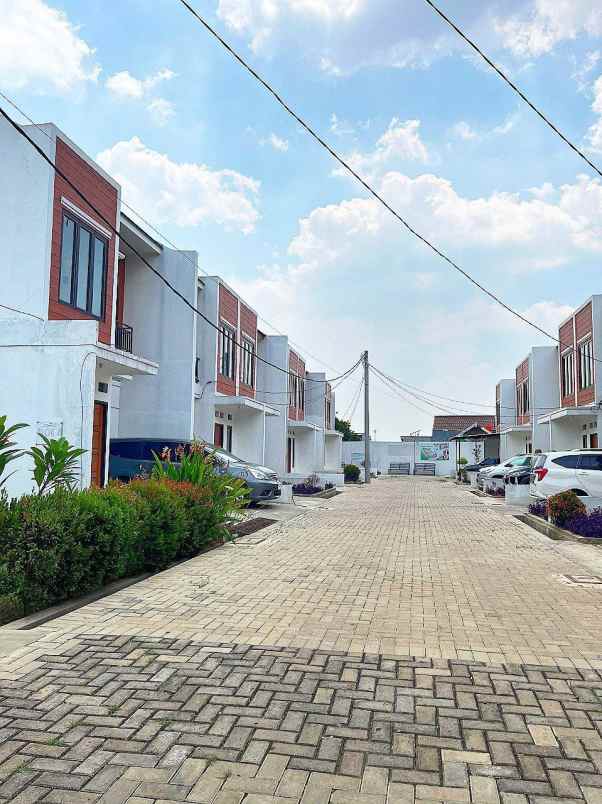 rumah 2 lantai 2 km gerbang tol bekasi timur