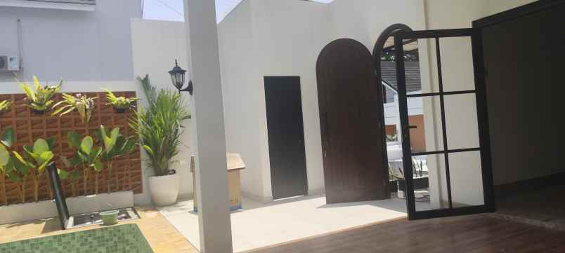 rumah 2 lantai ada pool di palagan km 15 5 donokerto