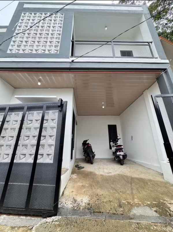 rumah 2 lantai berkualitas modern