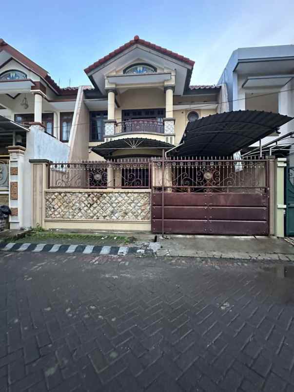 rumah 2 lantai dharmahusada mas