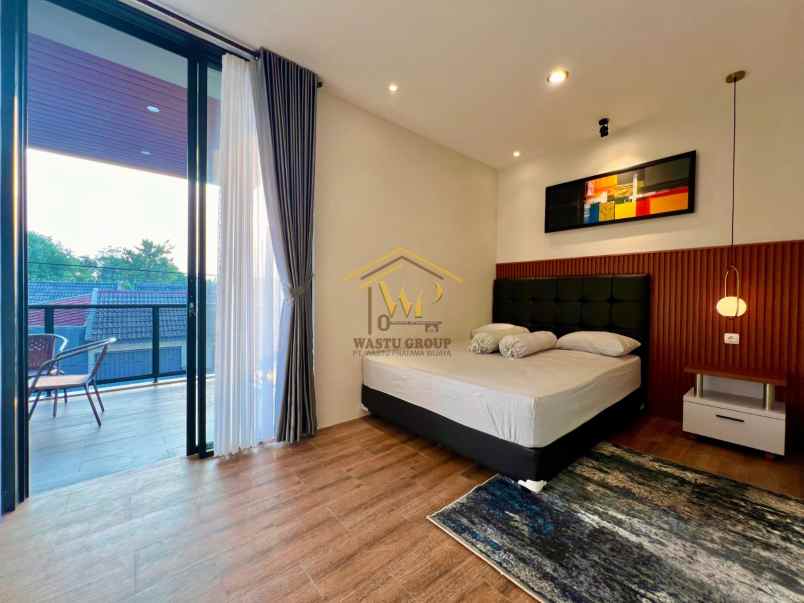 rumah 2 lantai full furnished di purwomartani