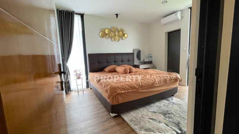 rumah 2 lantai full furnished di purwomartani