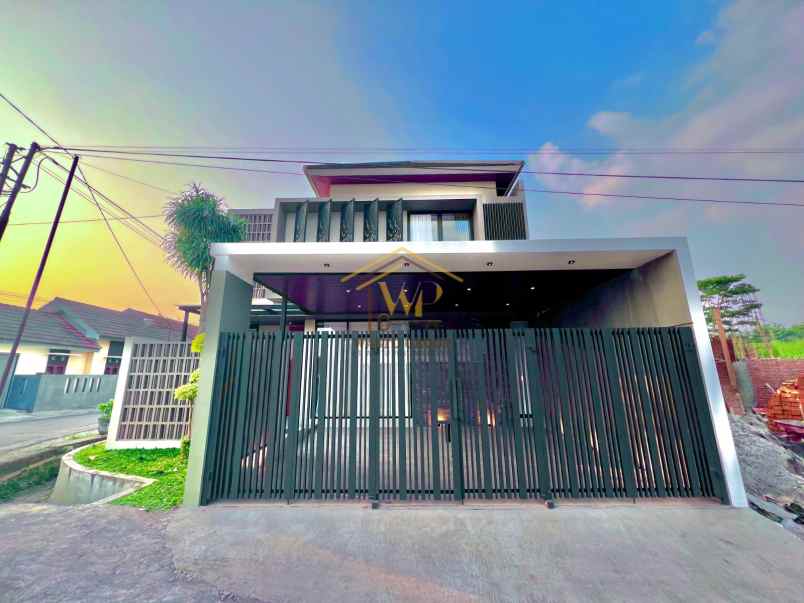 rumah 2 lantai full furnished di purwomartani