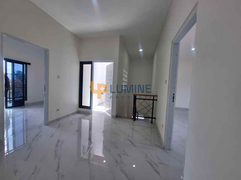 rumah 2 lantai harga 1 4m 8 menit ke rumah sakit jih