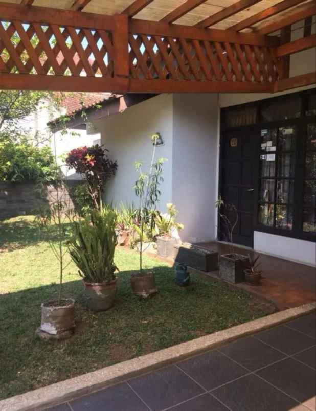 rumah 2 lantai komplek arcamanik endah bandung