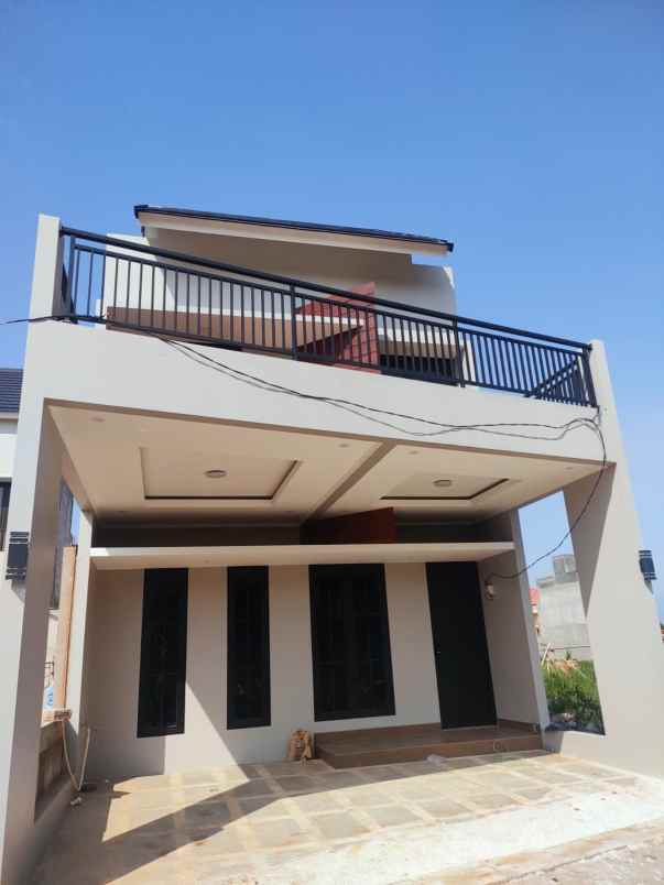 rumah 2 lantai modern tropis di tugu cimanggis depok