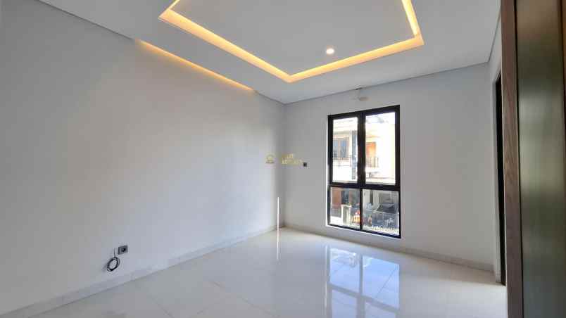 rumah 2 lantai siap huni 10 menit ke kampus upn jogja