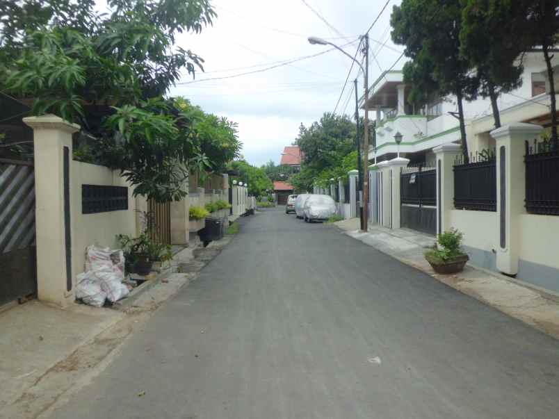 rumah abd majid cipete utara lt 167 m2 lb 240 m2 4 9 m