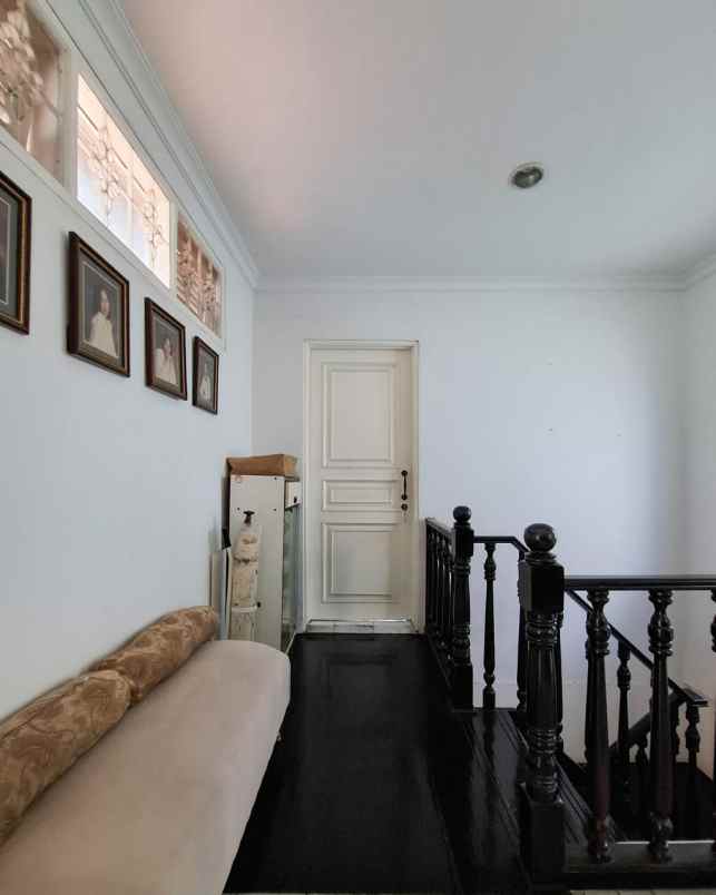 rumah asri plus private pool di cipete jaksel