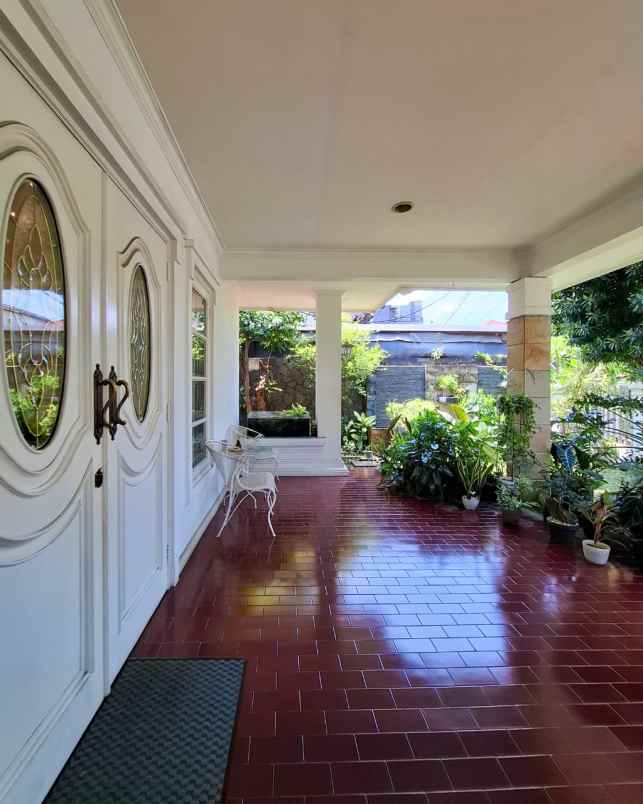 rumah asri plus private pool di cipete jaksel