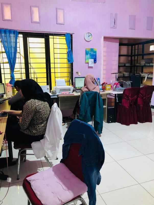 rumah bagus 2 lantai super strategis di kota batu