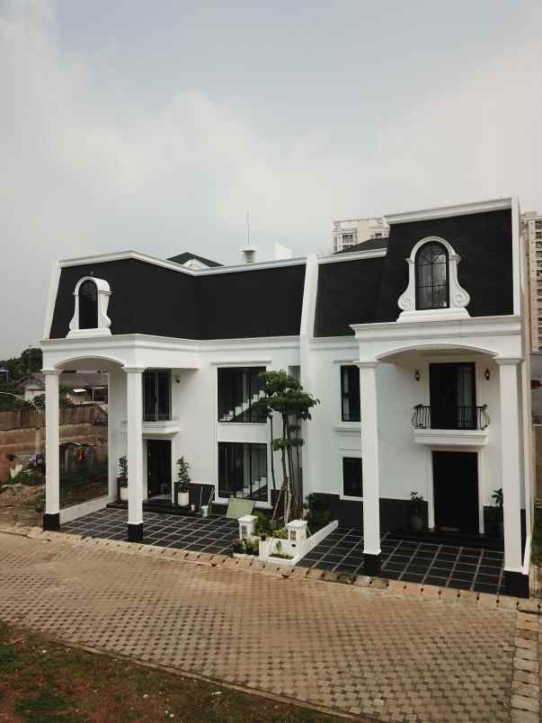 rumah baru american classic di pesanggrahan jaksel