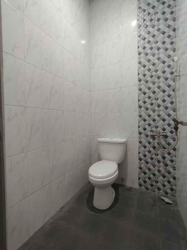 rumah baru dalam townhouse area cipayung jaktim